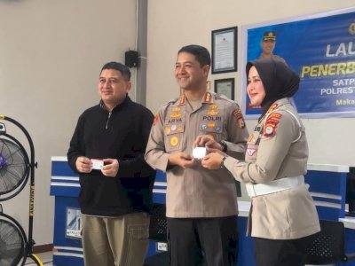 Satlantas Polrestabes Makassar Resmi Buka Layanan SIM C1, Kapolrestabes dan Wali Kota Jadi Pemegang Pertama