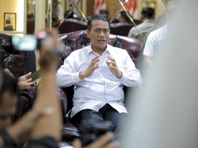 2.231 Izin Pengecer dan Distributor Pupuk Dicabut, Mentan Amran: Negara Tak Hanya Tangkap Mafia, Tapi Benahi Sistem