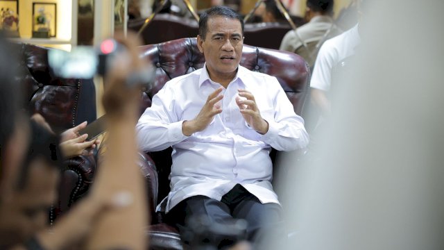 2.231 Izin Pengecer dan Distributor Pupuk Dicabut, Mentan Amran: Negara Tak Hanya Tangkap Mafia, Tapi Benahi Sistem