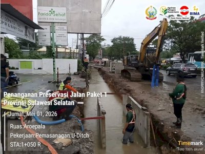 Pemasangan U-Ditch di Ruas Aroepala Dikebut, Gubernur Sulsel: Kita Maksimalkan Saluran Drainasenya
