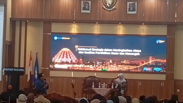 Lawan Hoaks & Tinggalkan Hafalan: Strategi Baru Kemendikdasmen Ubah Wajah Pendidikan Indonesia