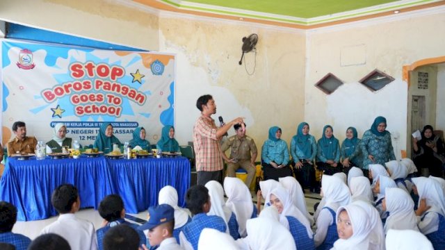 TP PKK Makassar Ajak Pelajar Kelola Sampah Organik dengan Kompos dan Maggot