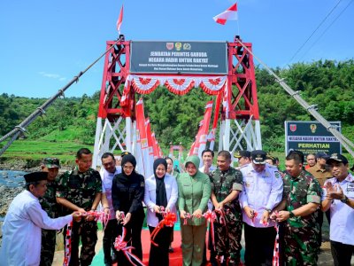 Wagub Fatmawati Resmikan Jembatan Perintis Garuda Merah Putih di Tompobulu