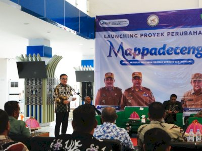 Sekda Sulsel Kukuhkan Tim Mappadeceng untuk Percepat Pelayanan Perizinan di Maros