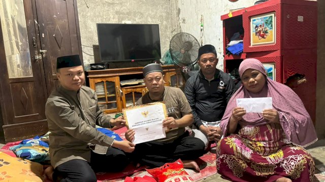 Gubernur Sulsel Kirim Bantuan untuk Ibu Helmi yang Viral di Medsos Akibat Kena Penertiban di CPI