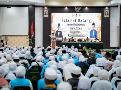 Gubernur Sulsel Sambut 392 Jemaah Haji Kloter 21, Ajak Jaga Kemabruran Sepanjang Hayat