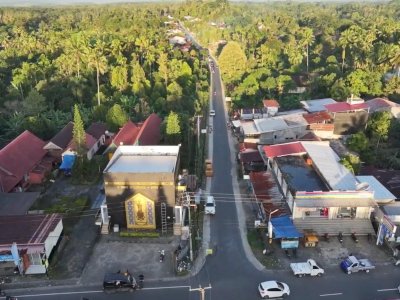 Gubernur Sulsel Tinjau Progres Pengerjaan Jalan MYP di Bulukumba, Pastikan Kualitas Infrastruktur Meningkat