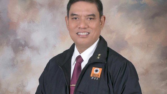 Ketua Umum APPMBGI Abdul Rivai Ras foto list.