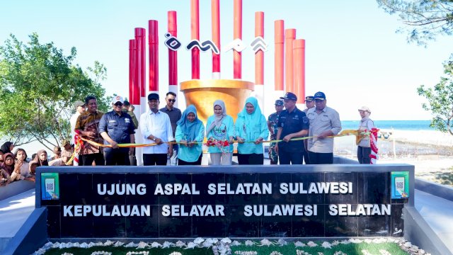 Resmikan Tugu Ujung Aspal Selatan Sulawesi, Gubernur Sulsel Dorong Pariwisata Selayar