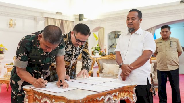 Pemprov Sulsel-Kodam XIV/Hasanuddin Teken PKS Penanganan Banjir Lutra, Gubernur Andi Sudirman: Wujud Kepedulian untuk Masyarakat