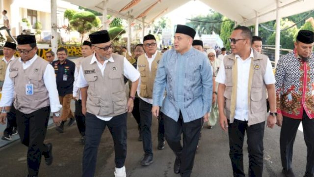 Ratusan Jemaah Haji Kloter 17 Kembali ke Tanah Air, Disambut Wali Kota Makassar dan Menhaj RI