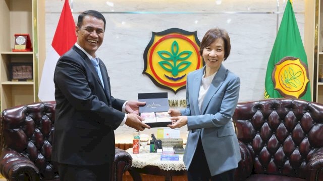 Stok Nasional Tembus 5,1 Juta Ton, Mentan Amran Tawarkan Ekspor 10 Ribu Ton Beras ke Singapura