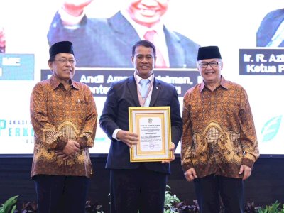 Berhasil Percepat Swasembada Pangan, Mentan Amran Raih Penghargaan Wredatama Nugraha Utama