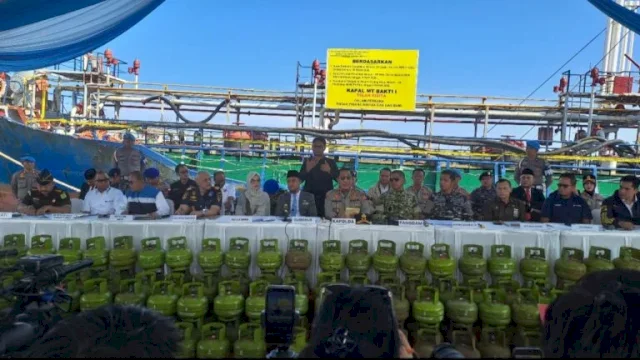Polda Sulsel Bongkar Jaringan Mafia BBM Subsidi, Kapal Tanker dan Belasan Truk Tangki Disita