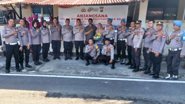 Sambut Hari Bhayangkara ke-80, Polrestabes Makassar Anjangsana ke Kediaman Purnawirawan