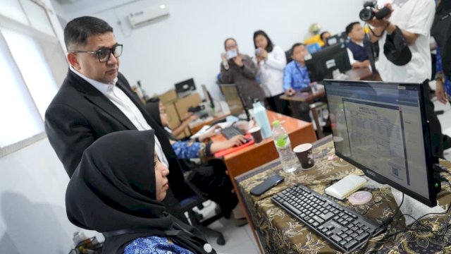 Wali Kota Makassar Pantau Verifikasi SPMB 2026, Tegaskan Tak Ada Ruang untuk Calo dan Titipan
