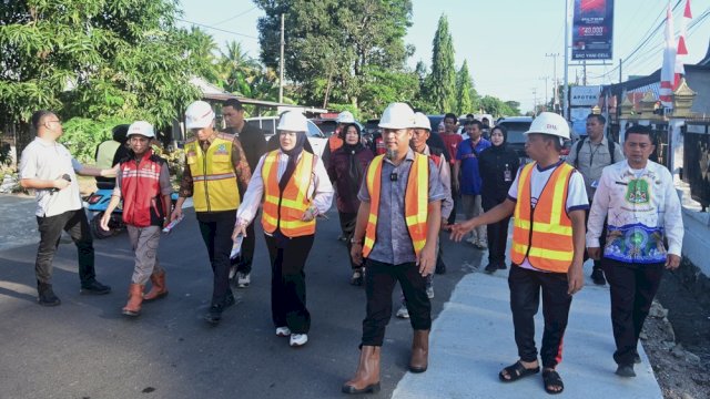 Gubernur Andi Sudirman Tinjau Progres Pembangunan Jalan Pangkajene-Rappang di Sidrap