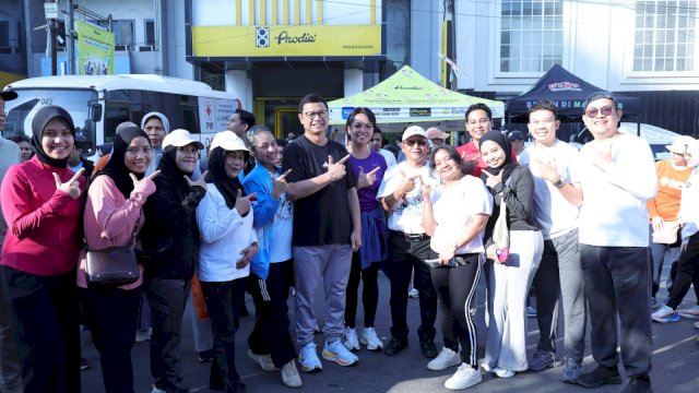 Kawal Program Makan Bergizi Gratis Prabowo, Kepala BPOM Taruna Ikrar Tinjau 8 SPPG di Makassar