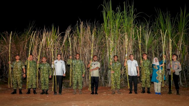 Gubernur Sulsel Hadiri Panen Raya Tebu Bersama TNI, Tegaskan Dukungan pada Program Presiden Prabowo
