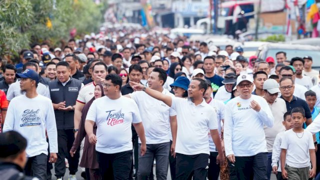 Gubernur Sulsel Lepas Ribuan Peserta Jalan Sehat Anti Mager Toraja Utara
