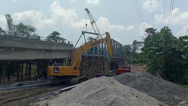 Didukung Bantuan Keuangan Pemprov Sulsel Rp16 Miliar, Jembatan Salujambu Segera Dilintasi Warga