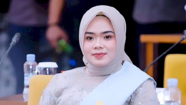 Ketua DPRD Kabupaten Bone Andi Tenri Walinong foto list.