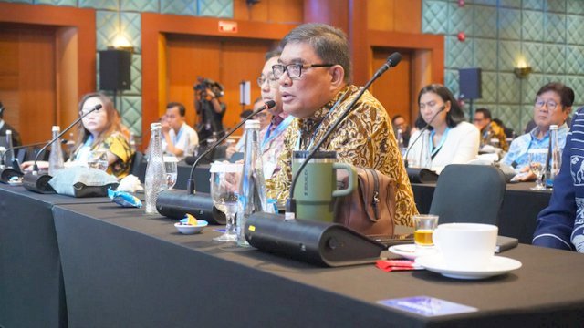 Direktur Utama PT Perkebunan Nusantara I Abdul Rivai Ras Foto list.
