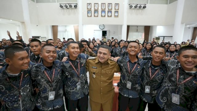 Sukses Kibarkan Bendera HUT ke-81 RI, Paskibraka Makassar Dapat Uang Tunai dan Hadiah ke Bali