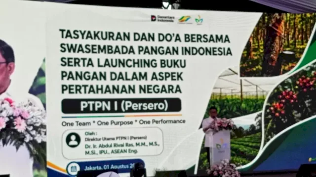 Direktur Utama PTPN I Abdul Rivai Ras Foto list.