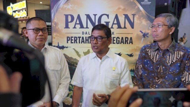 Direktur Utama PTPN I Abdul Rivai Ras Foto list.