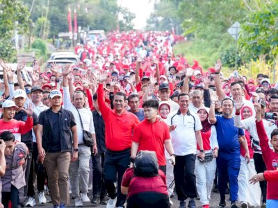 Hari Pramuka ke-65 di Bone, Gubernur Sulsel dan Mentan RI Lepas Ribuan Peserta Jalan Sehat