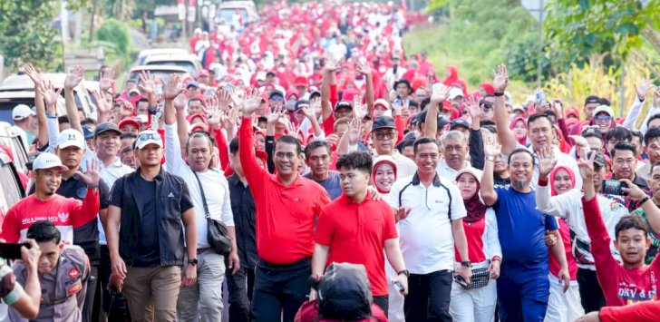 Hari Pramuka ke-65 di Bone, Gubernur Sulsel dan Mentan RI Lepas Ribuan Peserta Jalan Sehat