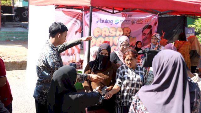 Sambut HUT RI ke-81, AAS Community Bersama BULOG dan ID FOOD Gelar Pasar Pangan Murah di Sulsel