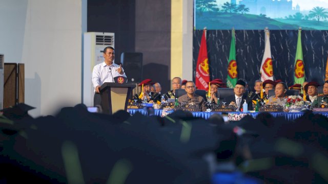 Mentan Amran memberikan motivasi foto list.
