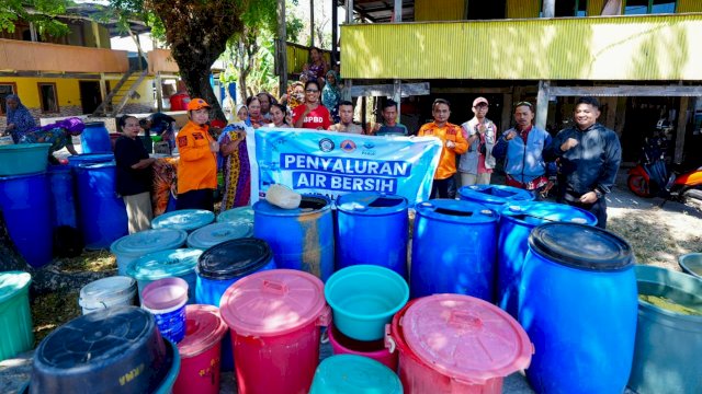 Pemprov Sulsel Salurkan Air Bersih untuk Warga Terdampak Kekeringan di Maros