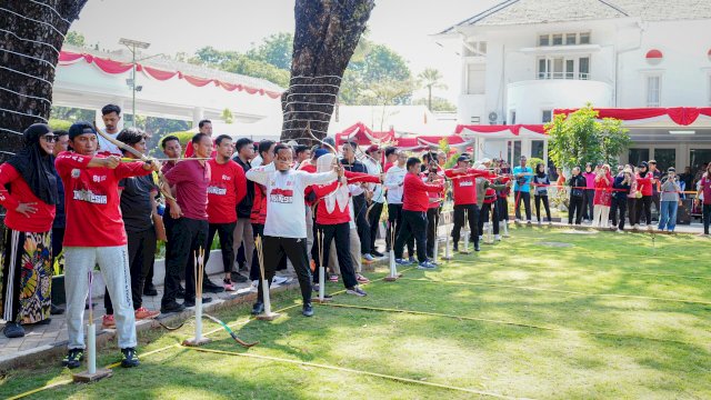 Kadis DBMBK Sulsel Juara III Kategori Eksekutif Lomba Panahan Pada Semarak Kemerdekaan RI Ke 81 Pemprov Sulsel