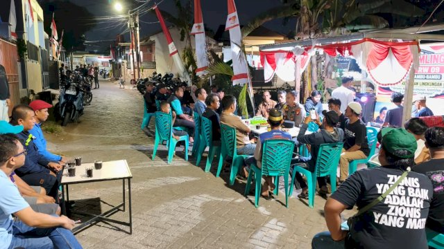 Perkuat Kamtibmas dan Dukung Program “Jagai Anakta”, Kapolsek Manggala Sambangi Warga Kampung Bambu-bambu