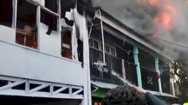 Foto kebakaran Toddopuli 6 