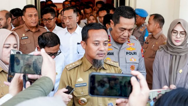 Bupati Gowa Tersangka Tapi Belum Ditahan, Gubernur Sulsel: Tetap Jalankan Tugas