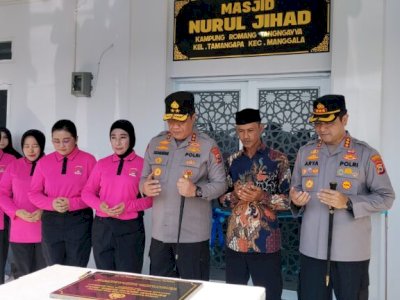 Wujud Kepedulian Masyarakat, Polda Sulsel Resmikan Fasilitas Sanitasi dan Masjid di Kampung Romangtangaya