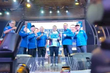 Tinggalkan Golkar, Wali Kota Makassar Appi Resmi Berjaket Demokrat!
