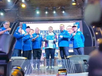 Tinggalkan Golkar, Wali Kota Makassar Appi Resmi Berjaket Demokrat!