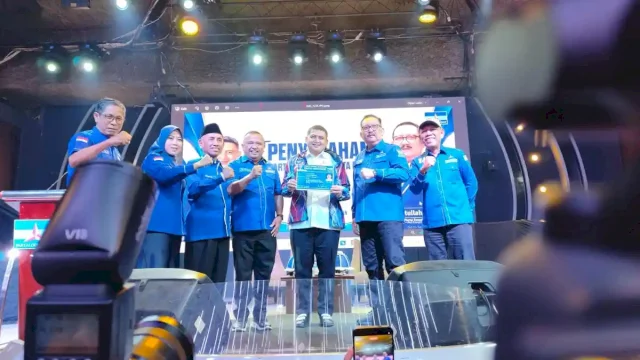 Tinggalkan Golkar, Wali Kota Makassar Appi Resmi Berjaket Demokrat!