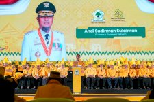 Sekjen Golkar Muhammad Sarmuji Lempar “Rayuan Maut” ke Gubernur Sulsel Andi Sudirman Sulaiman: Saatnya Bergabung?