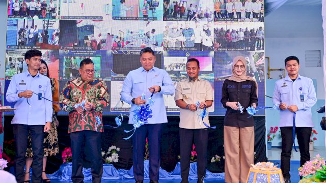 Gubernur Sulsel Dampingi Kepala BGN Resmikan SPPG Wilayah 3T di Takalar