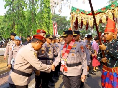 Disambut Tradisi Angngaru, Irjen Pol Awal Chairuddin Resmi Jabat Kapolda Sulsel