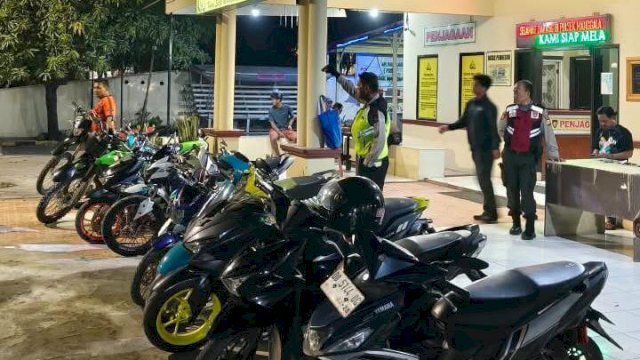 Sikat Bising Knalpot Brong! Polsek Manggala Jaring 25 Sepeda Motor di Antang Raya