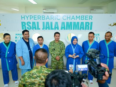 Fatmawati Rusdi Terima Brevet Kehormatan Kesehatan Penyelaman dan Hiperbarik