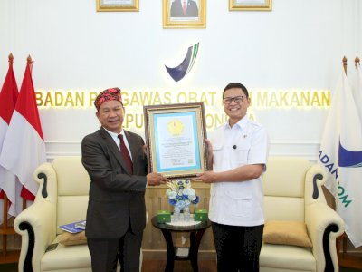 Bikin Sejarah di Kereta Cepat Beijing-Jinan: Kepala BPOM Taruna Ikrar Luncurkan 2 Buku Sekaligus dan Raih Rekor Leprid