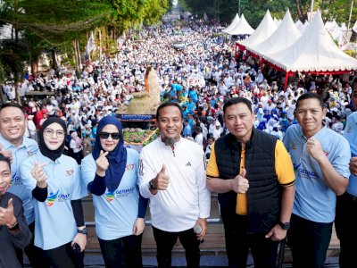 Gubernur Andi Sudirman Lepas Puluhan Ribu Peserta Jalan Sehat Anti Mager dan Kirab Swasembada Pangan